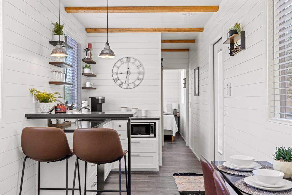 New! The Texas Longhorn-Luxury Container Home Fredericksburg Esterno foto