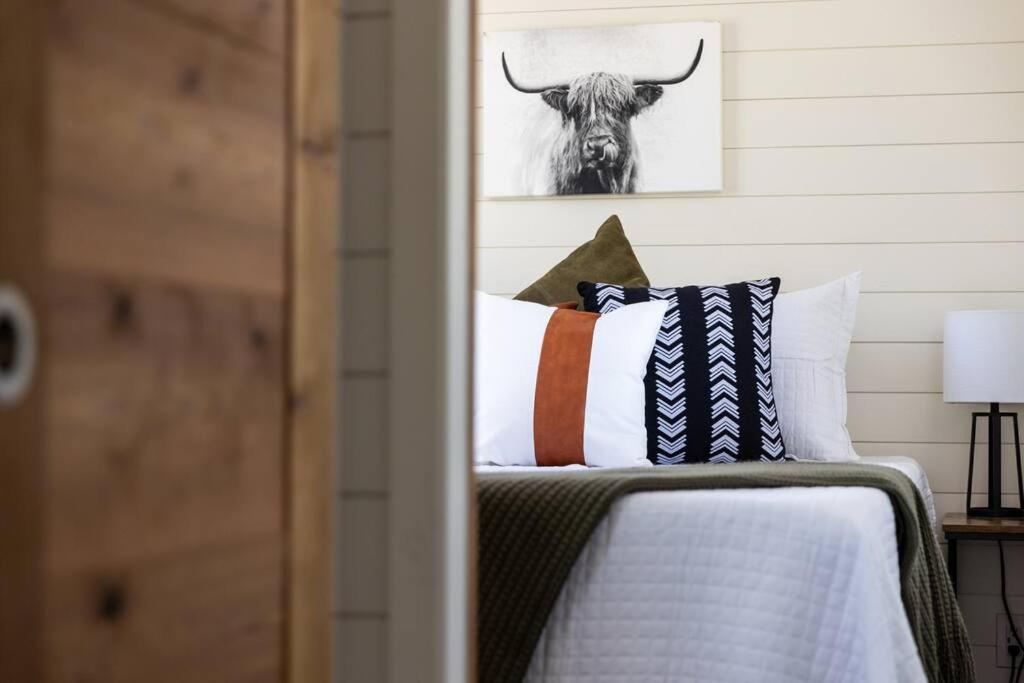 New! The Texas Longhorn-Luxury Container Home Fredericksburg Esterno foto